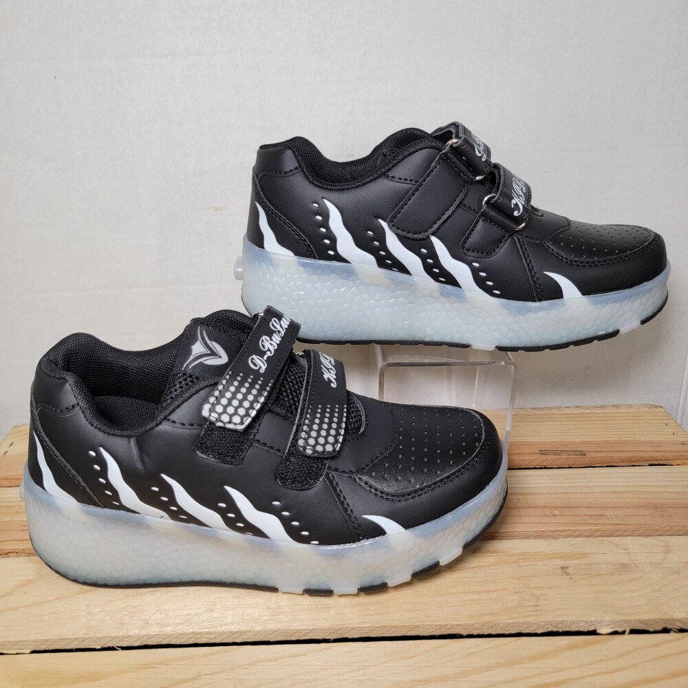 D-BuLun Sneakers w/ Wheels Black - Euro 36) US Size 5.5 - NEW (No Key)